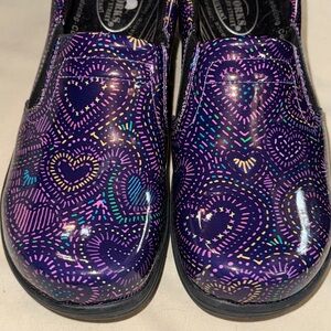 Easy Street gorgeous PURPLE slip on shoes adorable look great design COMFY